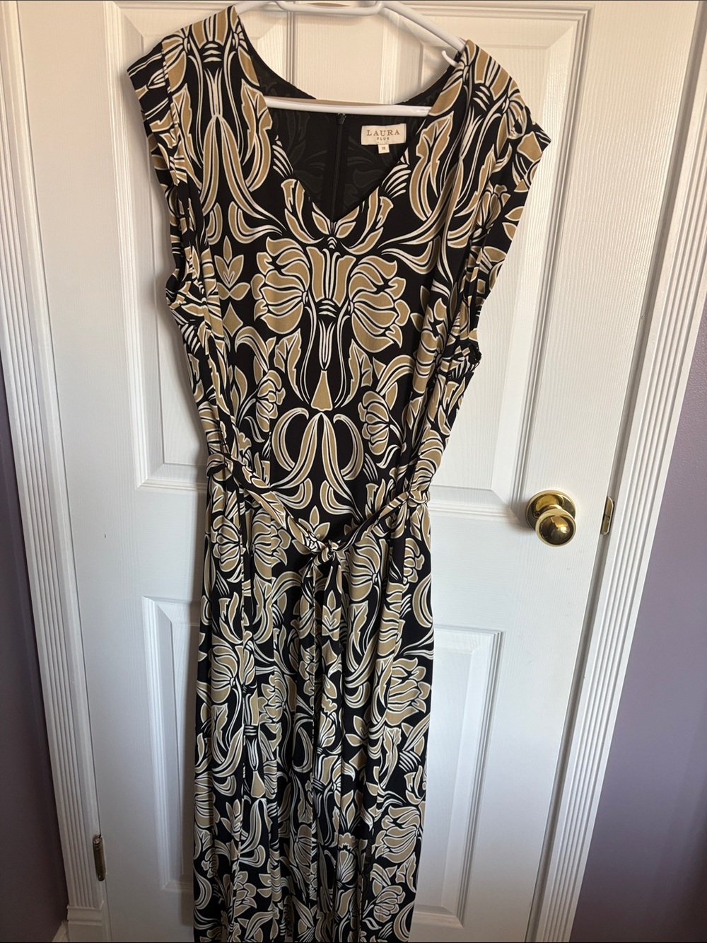 Aura Plus Size Black & Beige Floral Maxi Dress